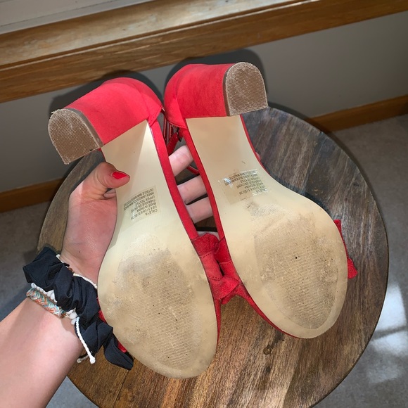 Red Heels - Picture 4 of 4